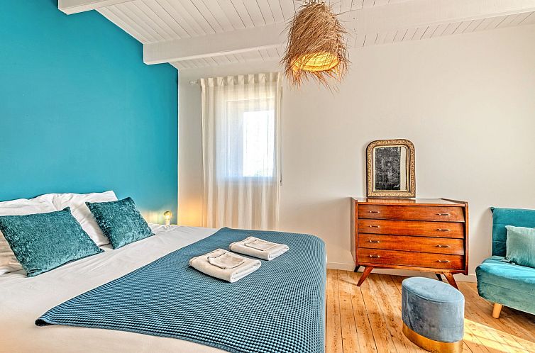 Vakantiehuis Landgut "Villa Léànie" mit Innenpool