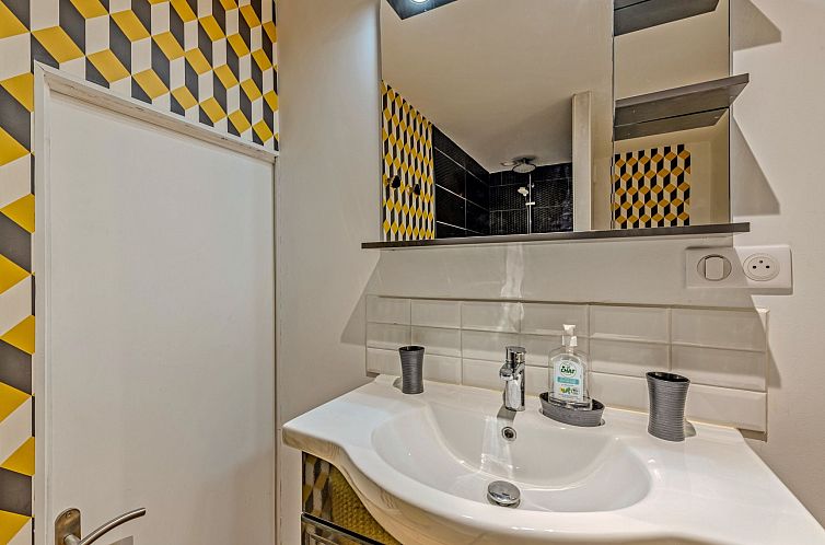 Vakantiehuis Landgut "Villa Léànie" mit Innenpool