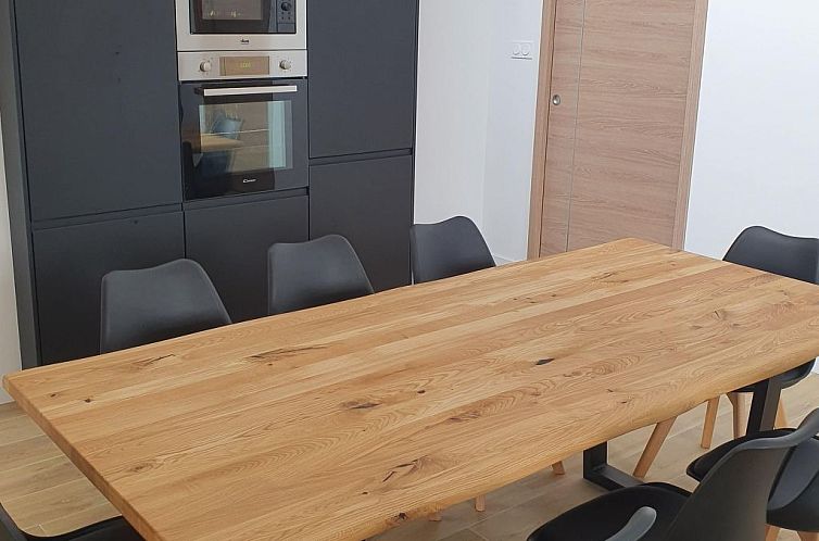 Vakantiehuis neues Haus in Meeresnähe mit beheiztem Pool