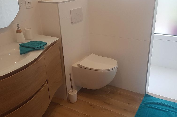 Vakantiehuis neues Haus in Meeresnähe mit beheiztem Pool