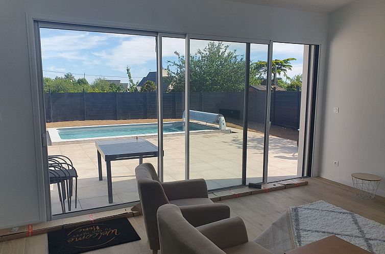 Vakantiehuis neues Haus in Meeresnähe mit beheiztem Pool