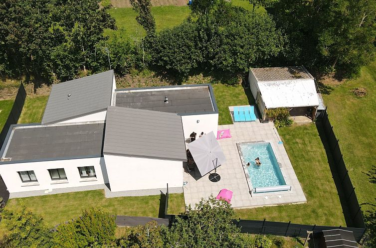 Vakantiehuis neues Haus in Meeresnähe mit beheiztem Pool