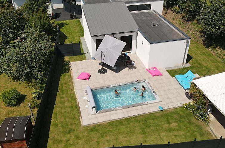 Vakantiehuis neues Haus in Meeresnähe mit beheiztem Pool