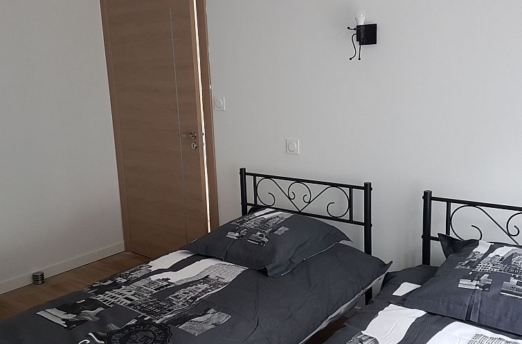 Vakantiehuis neues Haus in Meeresnähe mit beheiztem Pool