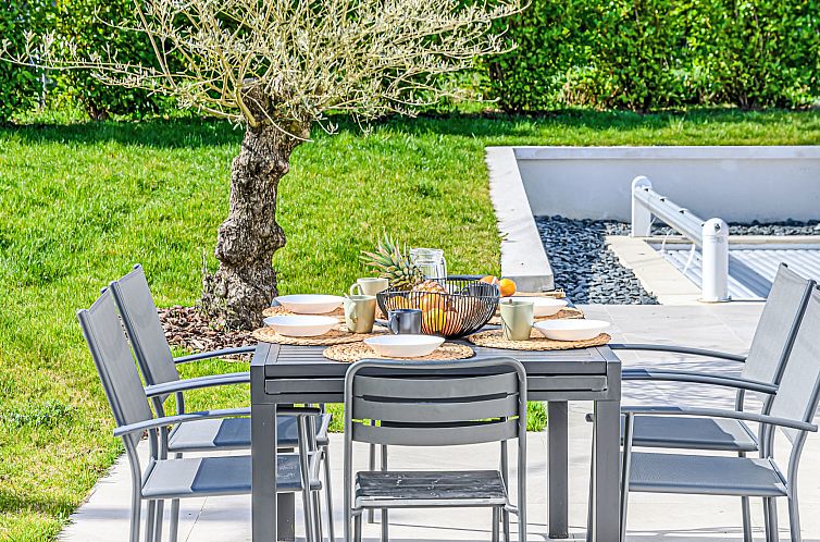 Vakantiehuis La Tour Bourgerel avec piscine