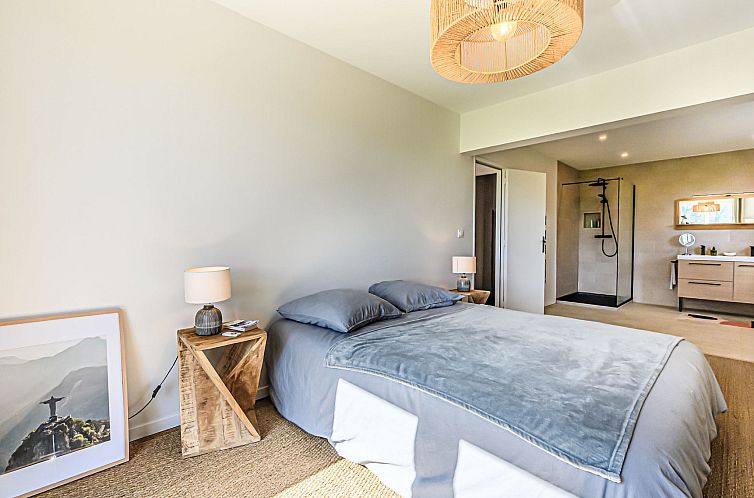 Vakantiehuis La Tour Bourgerel avec piscine