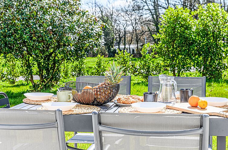 Vakantiehuis La Tour Bourgerel avec piscine