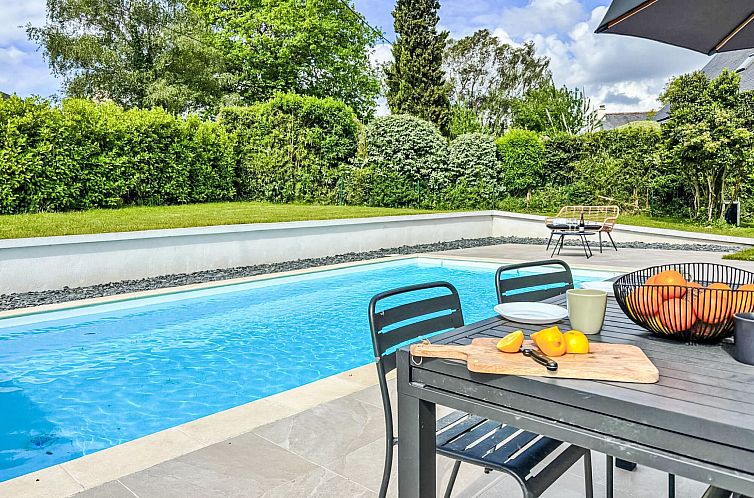 Vakantiehuis La Tour Bourgerel avec piscine