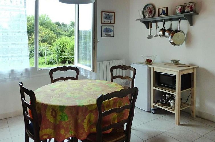 Vakantiehuis Tolles Ferienhaus in Esquibien mit Großem Gart