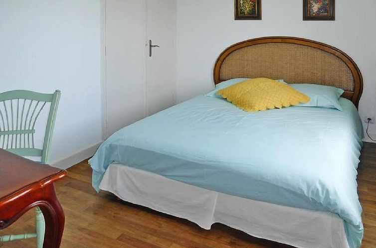 Vakantiehuis Tolles Ferienhaus in Esquibien mit Großem Gart