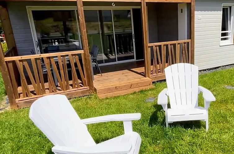 Chalet met zwembad bij zee