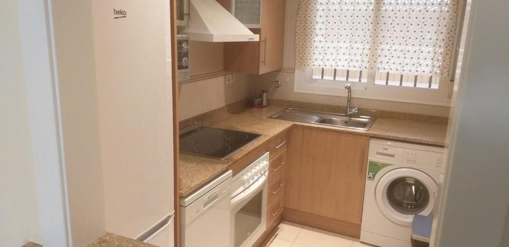 APARTAMENTOS 1 LINEA URB.MARINA DOR