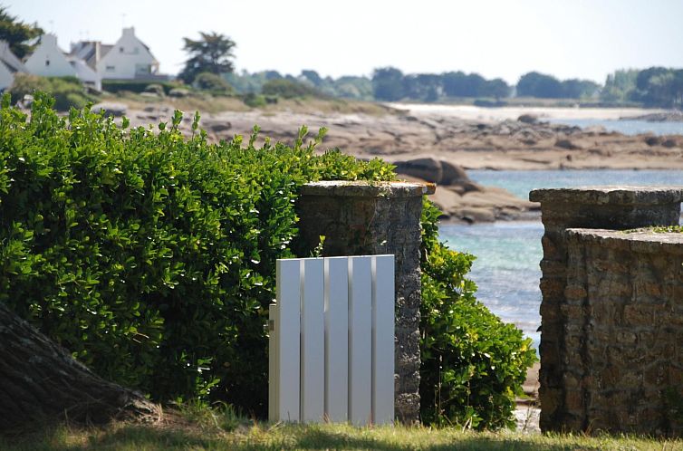 Vakantiehuis Villa mit großem Grundstück direkt am Mer