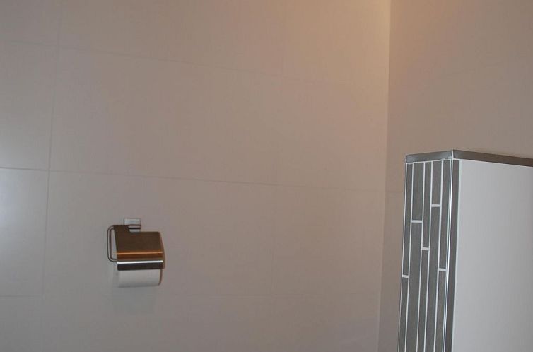 Vakantiehuis Villa mit großem Grundstück direkt am Mer