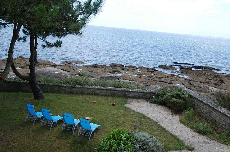 Vakantiehuis Villa mit großem Grundstück direkt am Mer