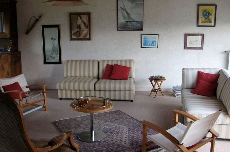 Vakantiehuis Villa "Cobalan" mit Blick auf das Wasser