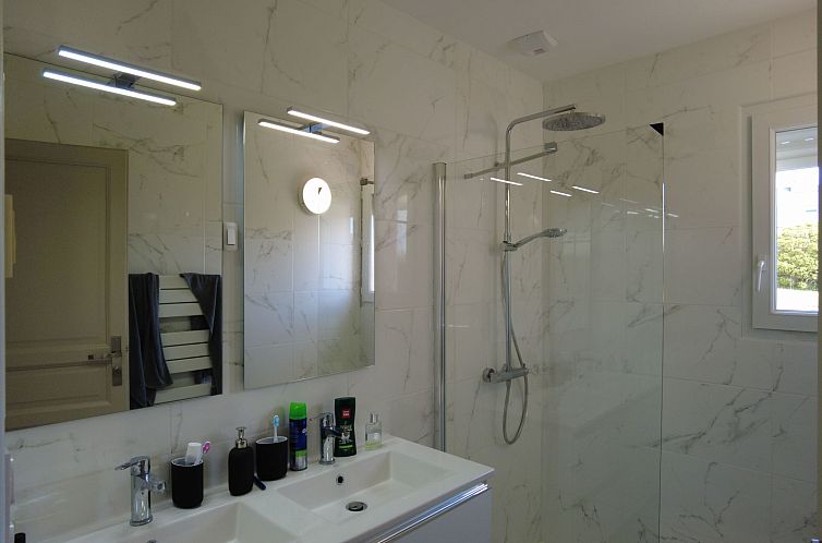 Vakantiehuis neues Haus mit blendendem Meerblick