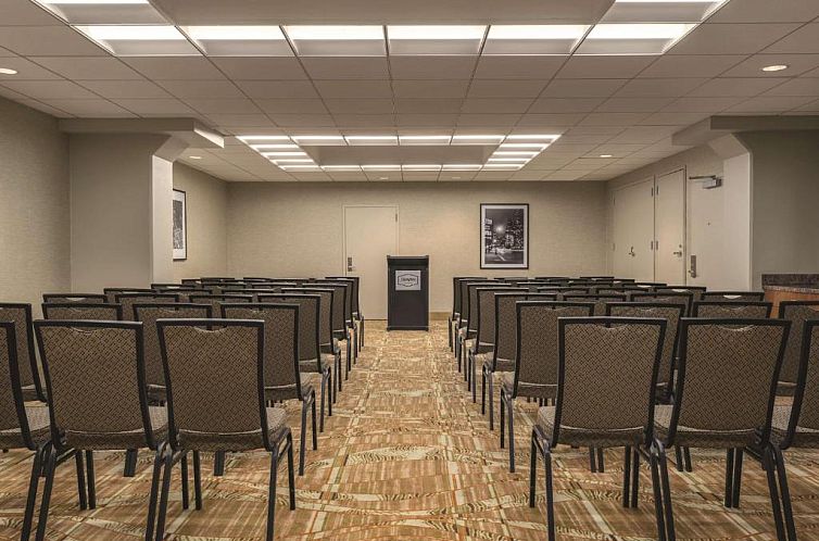 Hampton Inn New York - LaGuardia Airport