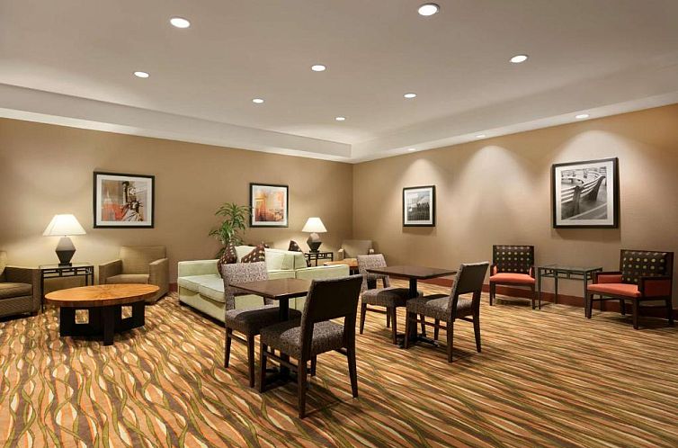 Hampton Inn New York - LaGuardia Airport