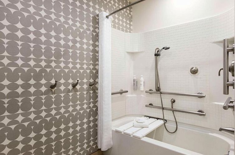 Home2 Suites Long Island City/Manhattan View