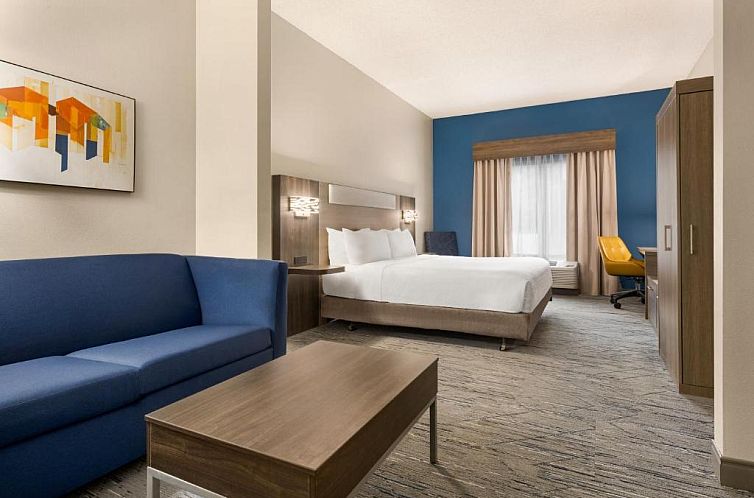 Holiday Inn Express Hotel & Suites Greenville-Downtown, an I