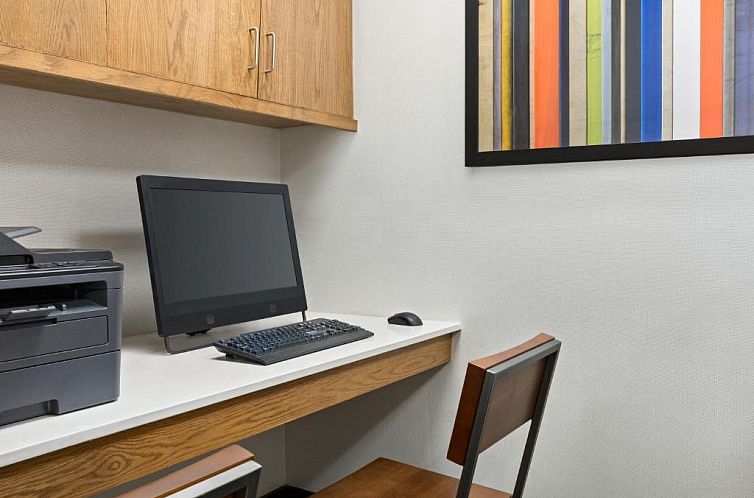 Holiday Inn Express Hotel & Suites Greenville-Downtown, an I