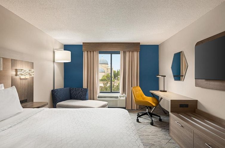 Holiday Inn Express Hotel & Suites Greenville-Downtown, an I