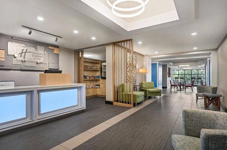 Holiday Inn Express Hotel & Suites Greenville-Downtown, an I