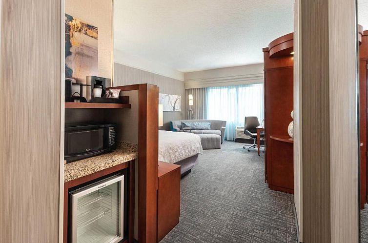 Courtyard Greenville Downtown