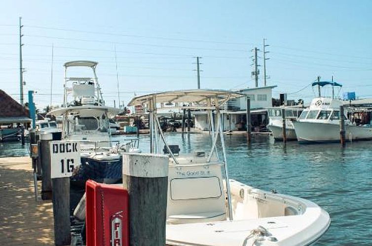 Captain Pip's Marina & Hideaway