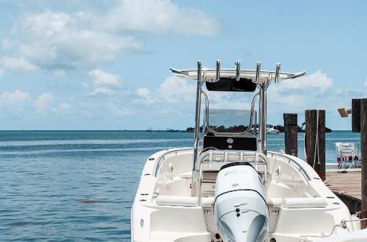 Captain Pip's Marina & Hideaway