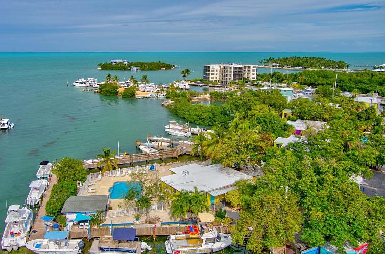 Captain Pip's Marina & Hideaway