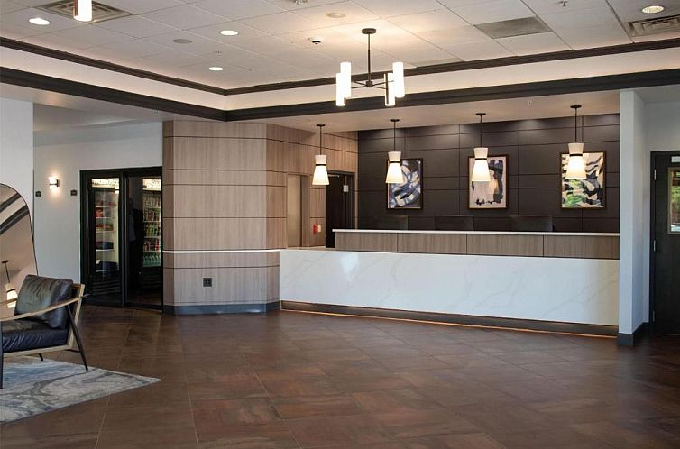 Best Western Plus Bloomington Hotel