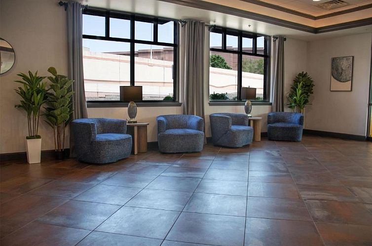 Best Western Plus Bloomington Hotel