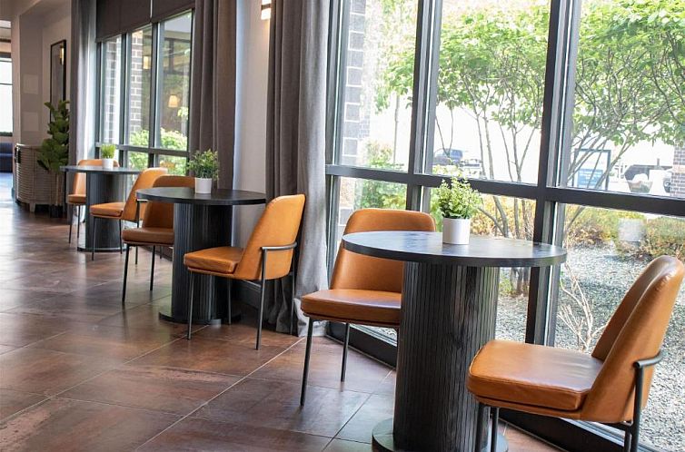 Best Western Plus Bloomington Hotel