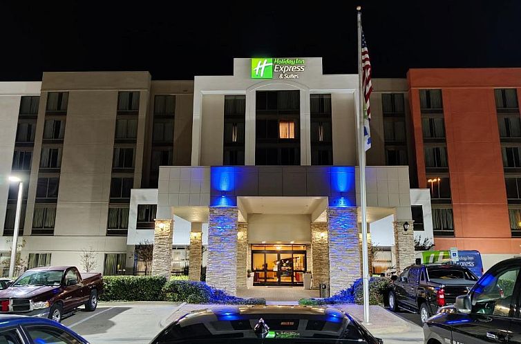 Holiday Inn Express Hotel & Suites Dallas Fort Worth Airport