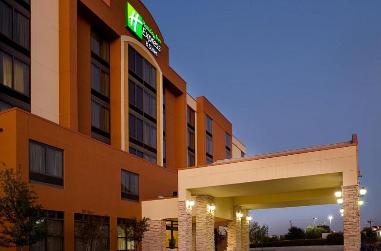 Holiday Inn Express Hotel & Suites Dallas Fort Worth Airport