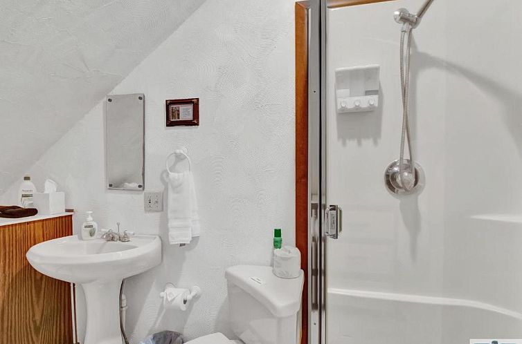 Robins Nest Bed & Breakfast