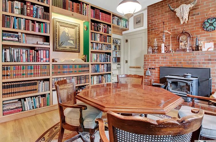 Robins Nest Bed & Breakfast