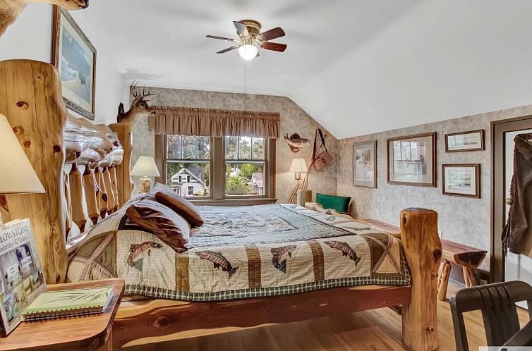 Robins Nest Bed & Breakfast