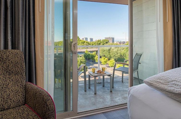 Staypineapple, Hotel Rose, Downtown Portland
