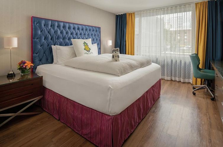 Staypineapple, Hotel Rose, Downtown Portland