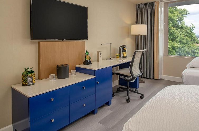 Staypineapple, Hotel Rose, Downtown Portland