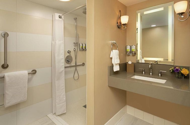 Staypineapple, Hotel Rose, Downtown Portland