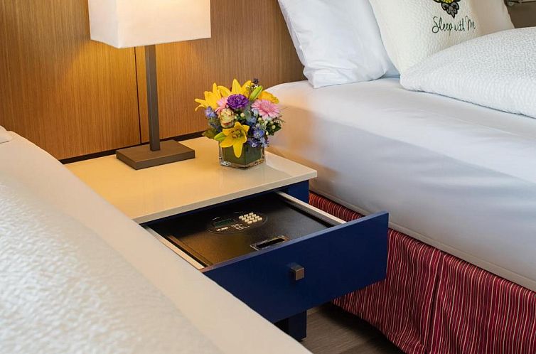 Staypineapple, Hotel Rose, Downtown Portland