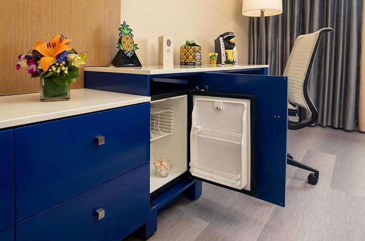 Staypineapple, Hotel Rose, Downtown Portland