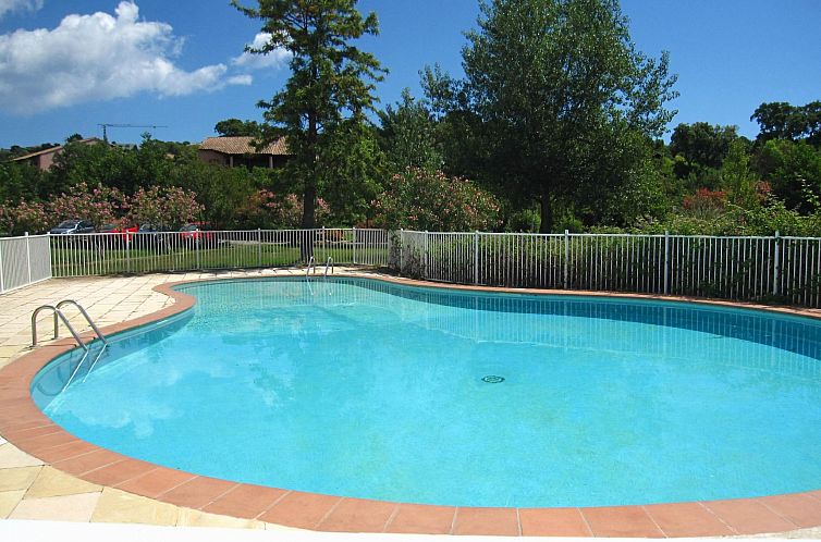 Appartement Unterkunft mit Terrasse, Klimaanlage. Schwimmbad