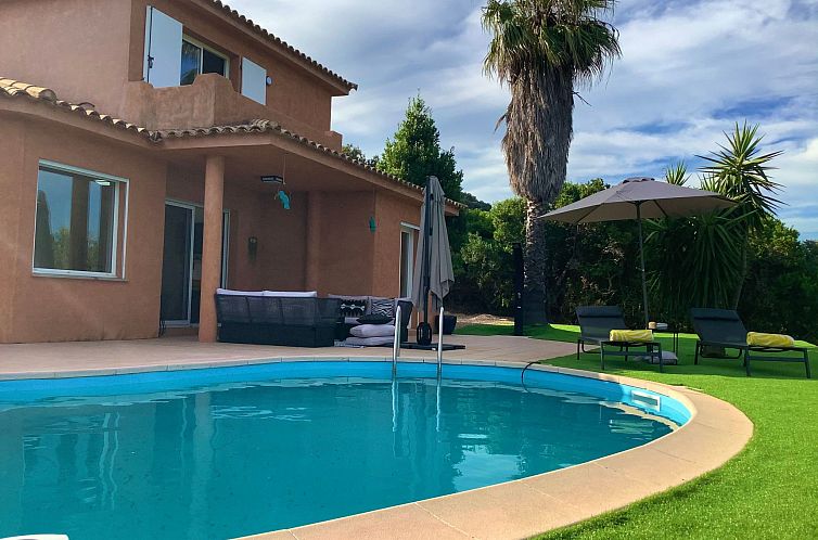 Vakantiehuis Ferienvilla "Azura" mit eigenem Pool