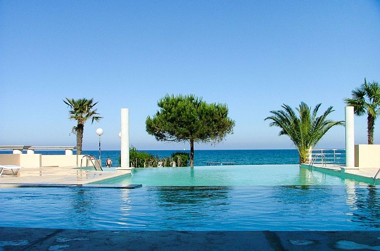 Guest house 0436713 - Apartment Corsica - Appartement MB4 piscine