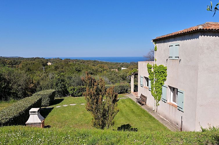 Vakantiehuis Villa mit Meerblick U Castagnu in geschützter 